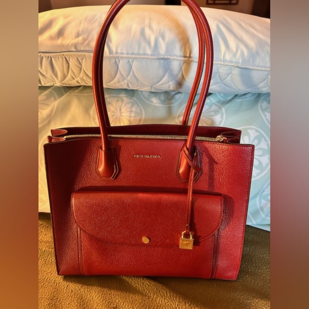 *NWOT Authentic Michael Kors Burgundy Leather Should Bag
